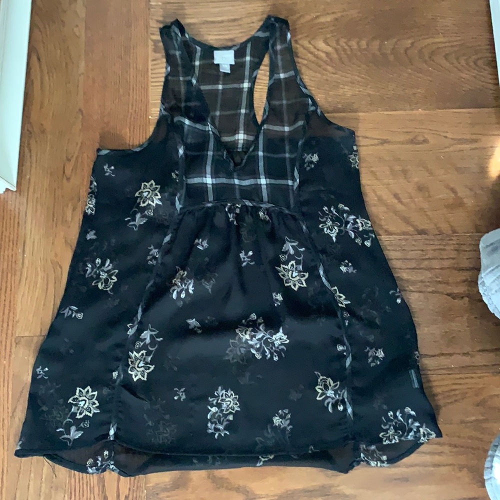 Black, patterned tank top